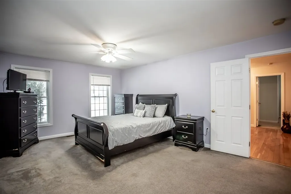 13 Candlestick Lane Sandown NH 03873
