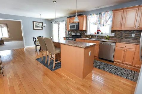 13 Candlestick Lane Sandown NH 03873
