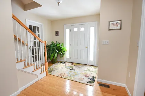 13 Candlestick Lane Sandown NH 03873