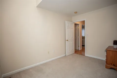 13 Candlestick Lane Sandown NH 03873