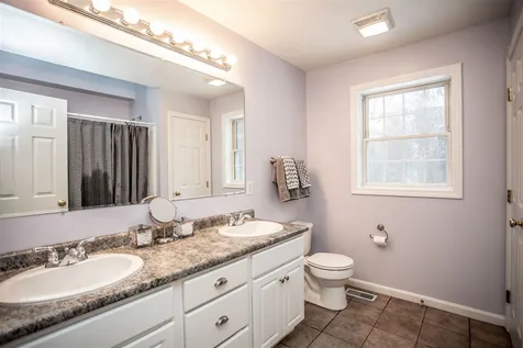 13 Candlestick Lane Sandown NH 03873