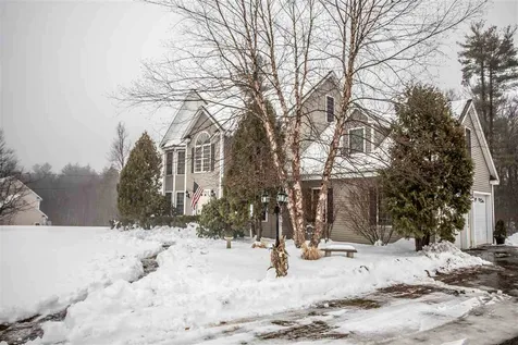 13 Candlestick Lane Sandown NH 03873