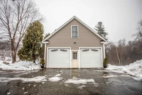13 Candlestick Lane Sandown NH 03873