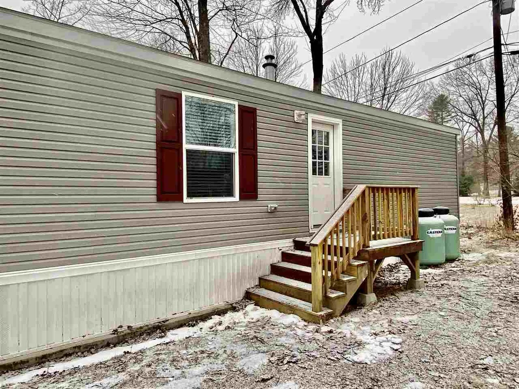 9 Boanza Drive Concord NH 03303