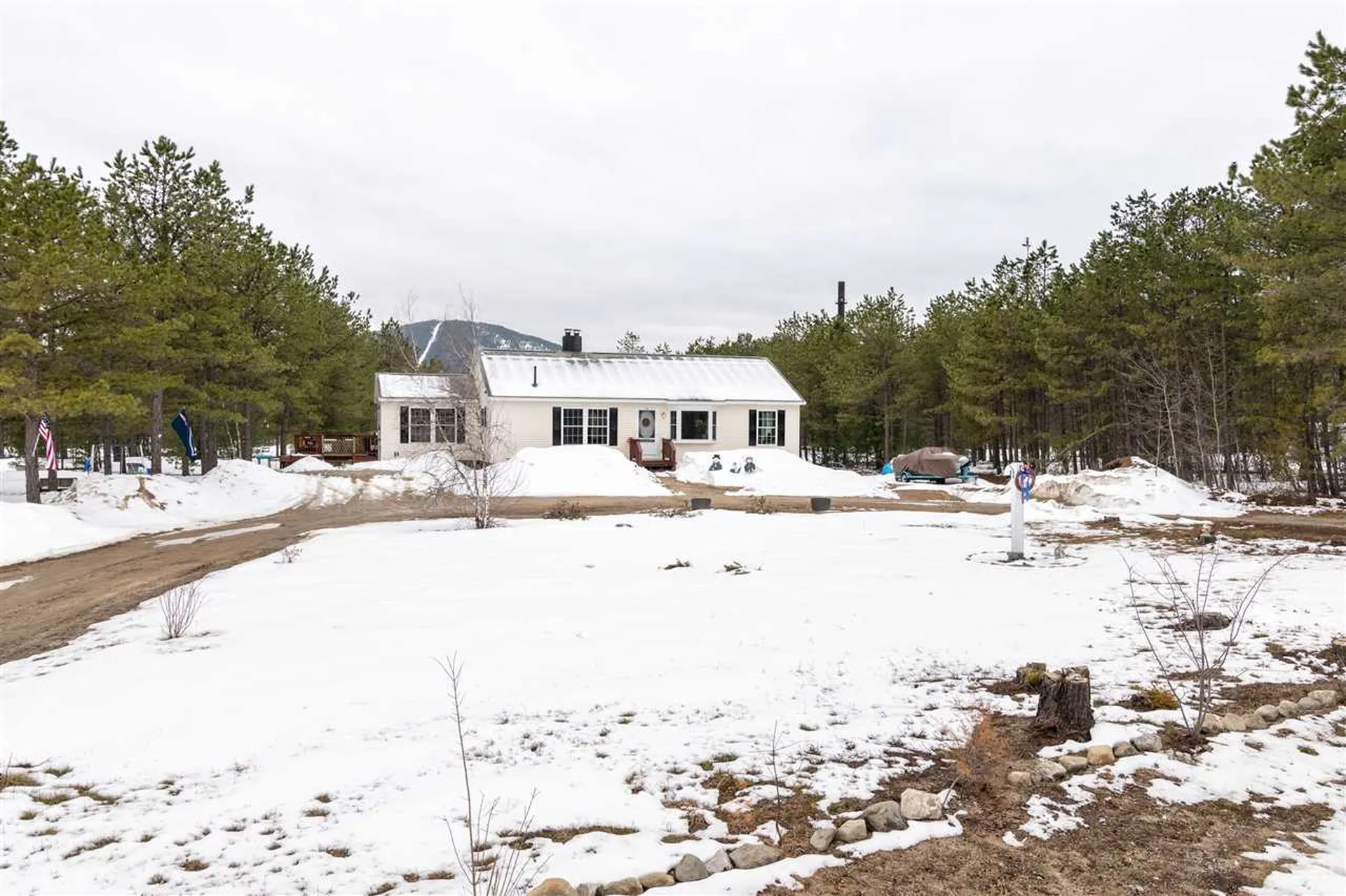 574 Silver Pine Lane Tamworth NH 03886