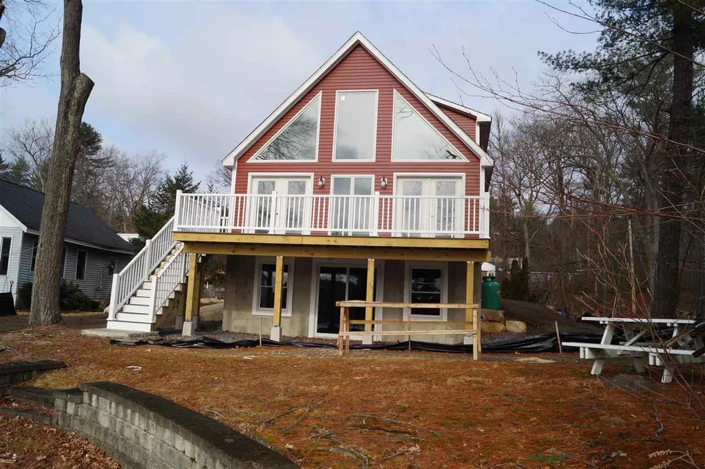 9 Wood Road Pelham NH 03076