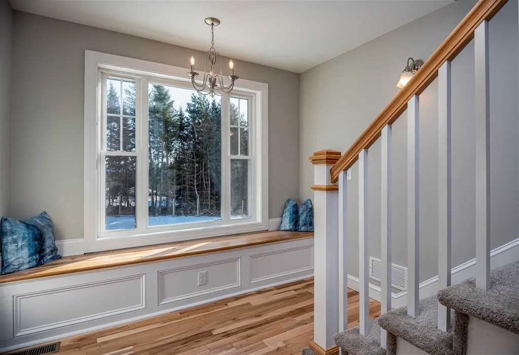 8 Oldenburg Lane Rollinsford NH 03869