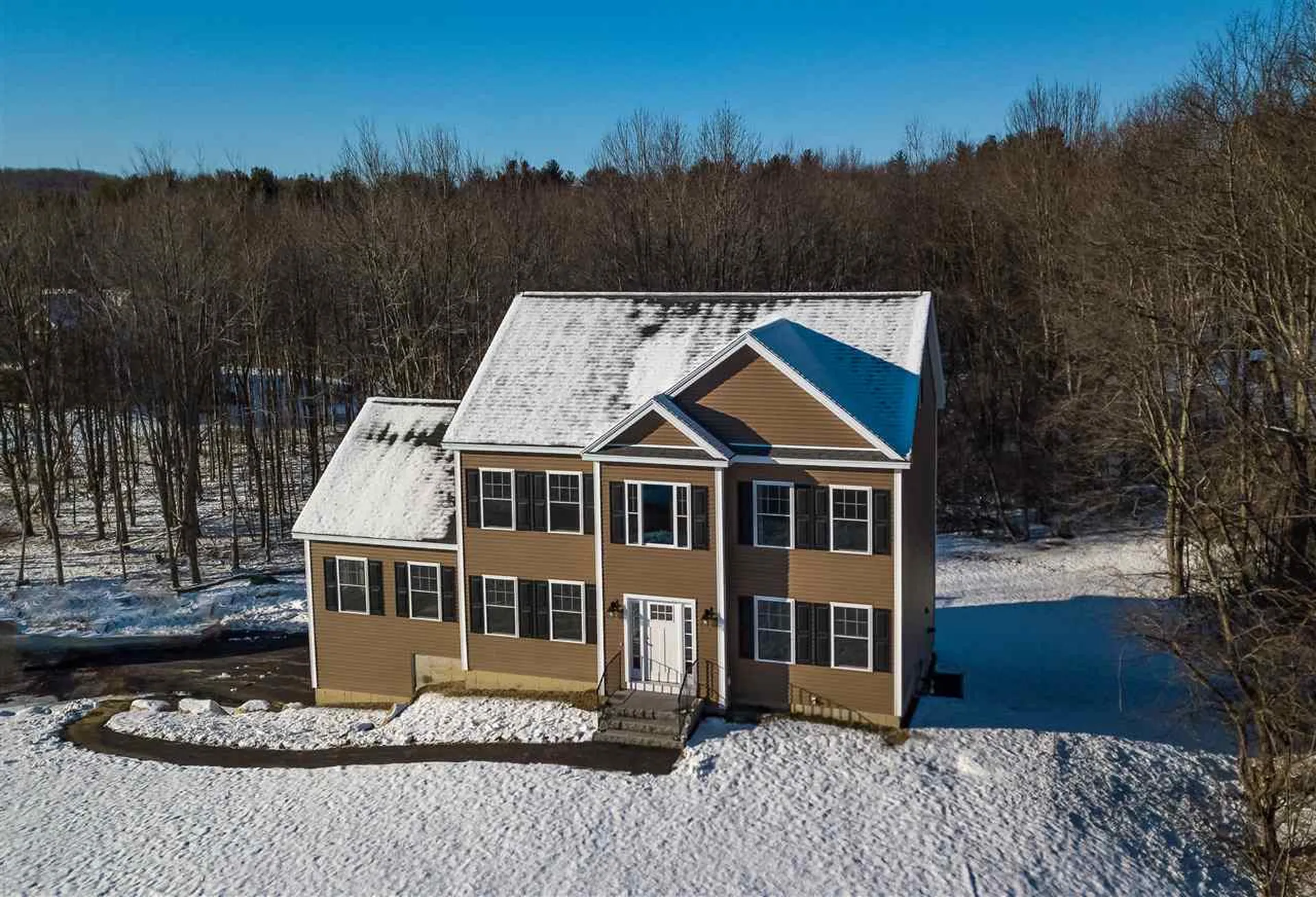 8 Oldenburg Lane Rollinsford NH 03869