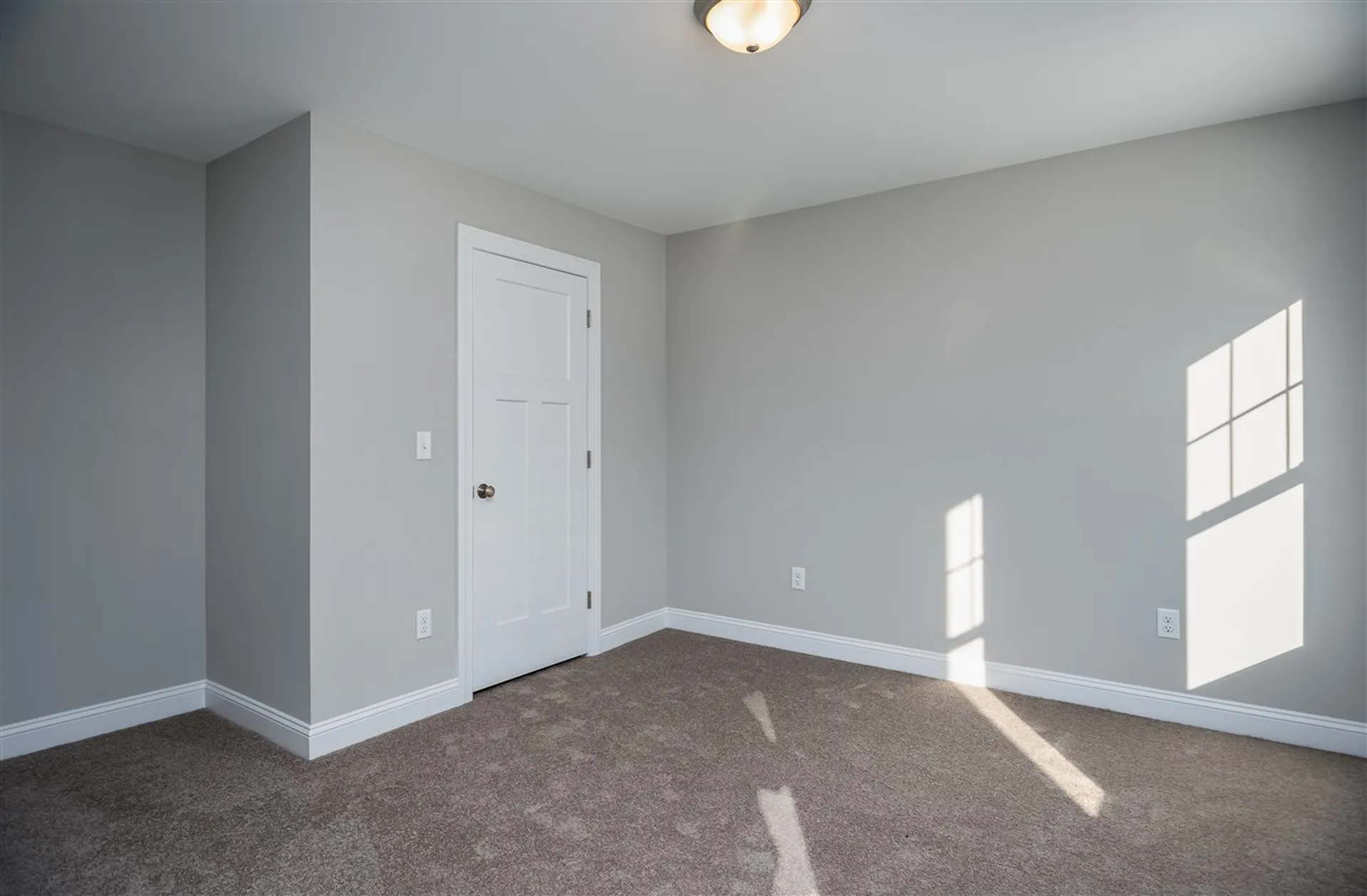 8 Oldenburg Lane Rollinsford NH 03869