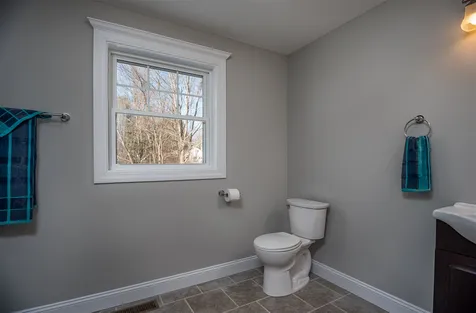 8 Oldenburg Lane Rollinsford NH 03869