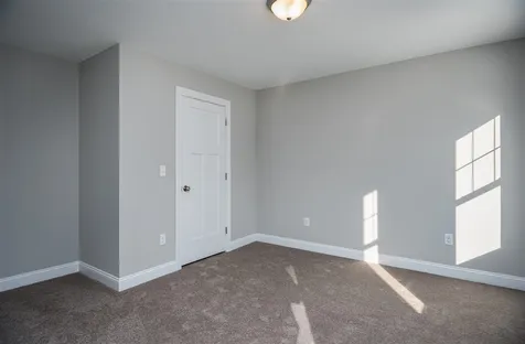 8 Oldenburg Lane Rollinsford NH 03869