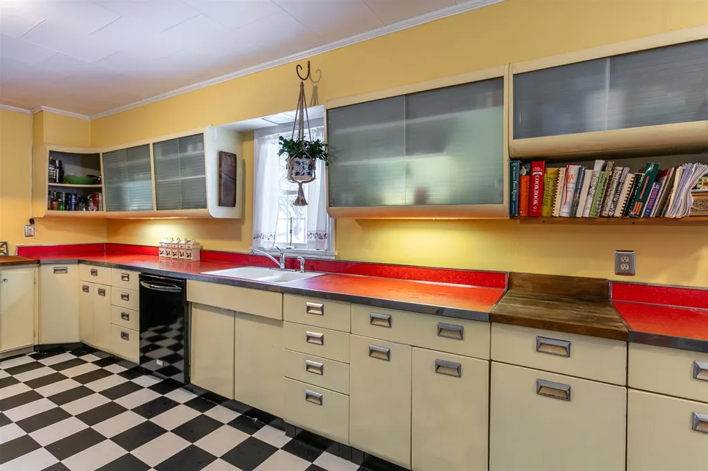 142 Slate Avenue Northfield VT 05663