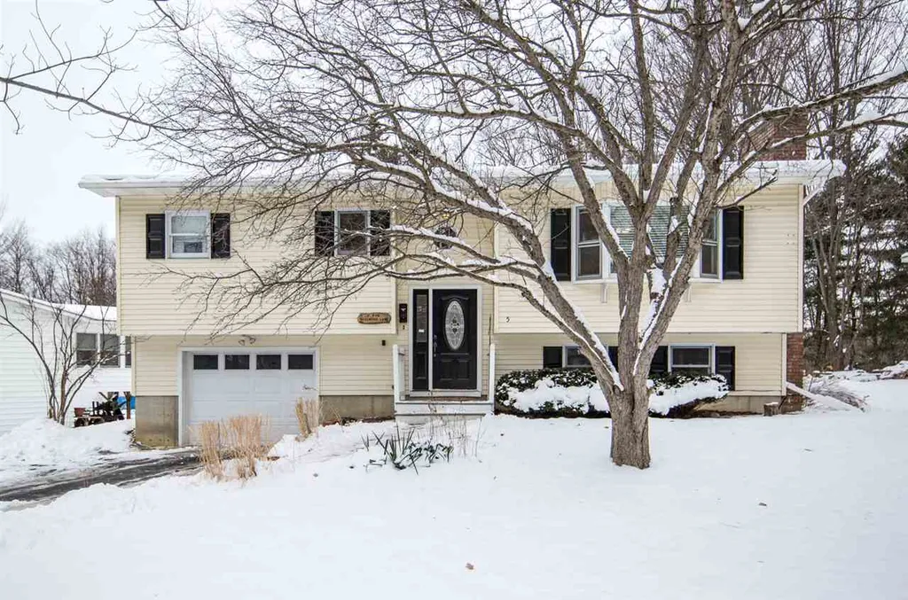 5 Rosewood Lane Essex VT 05452