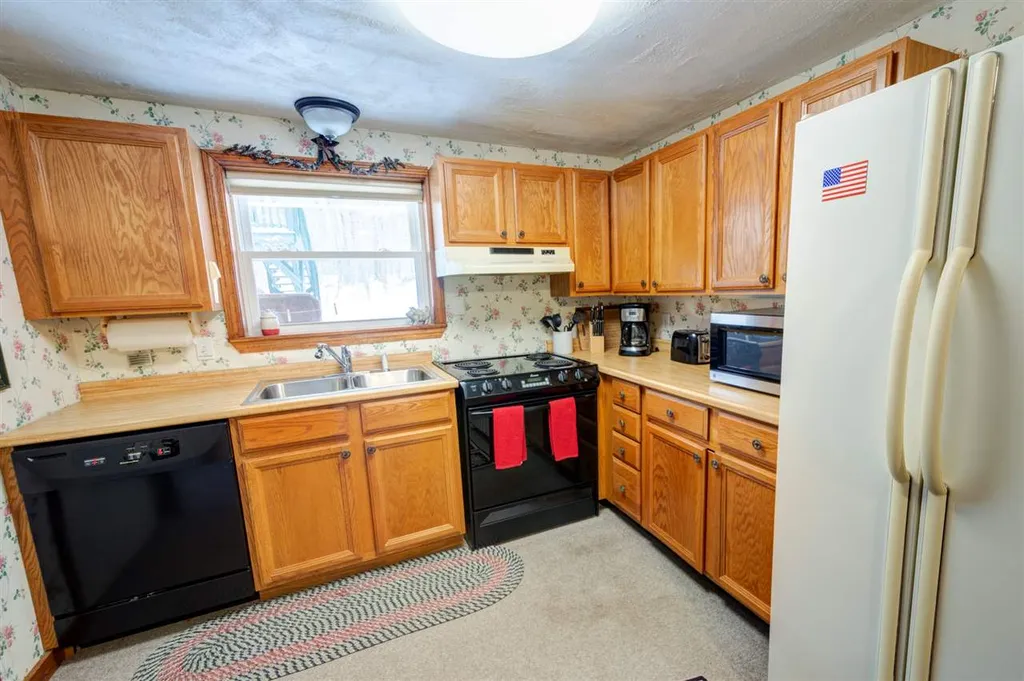 80 Pease Road Meredith NH 03253