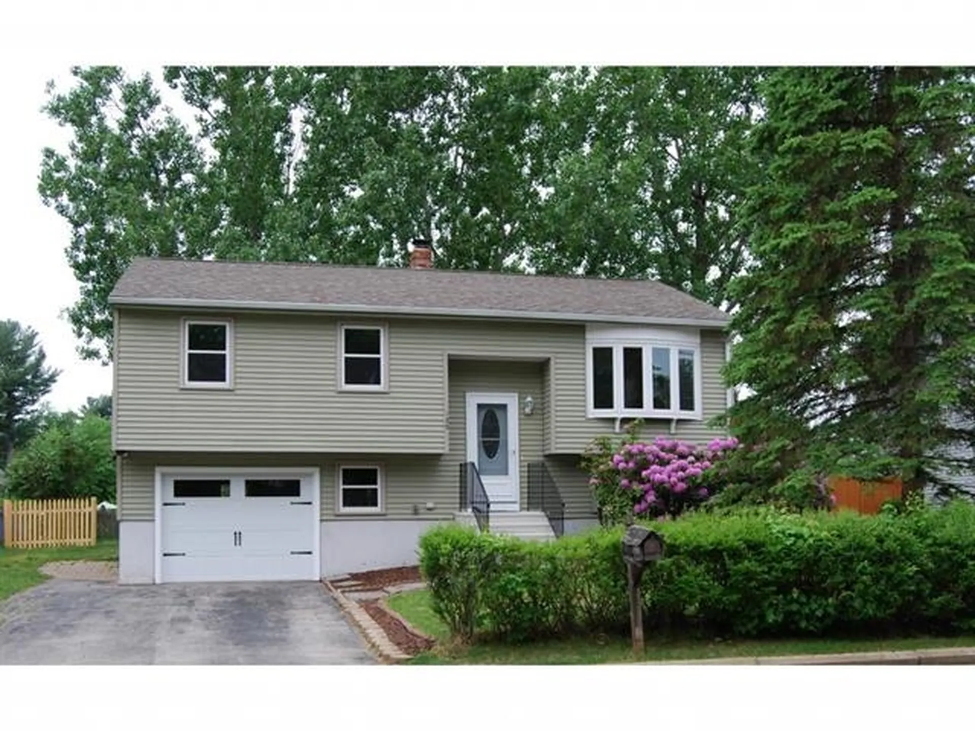 139 Brent Street Manchester NH 03103