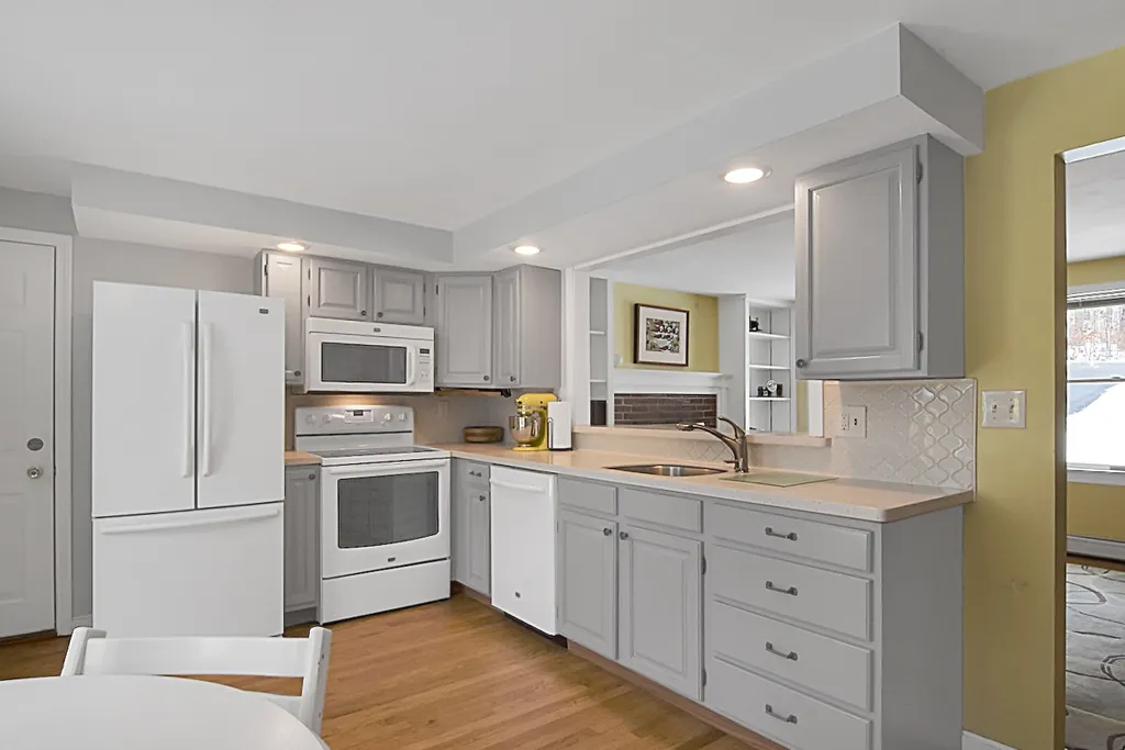6 Ffrost Drive Durham NH 03824