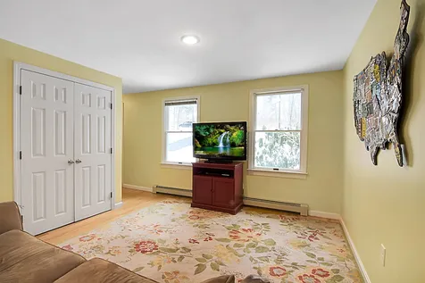 6 Ffrost Drive Durham NH 03824