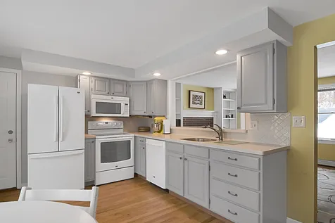 6 Ffrost Drive Durham NH 03824
