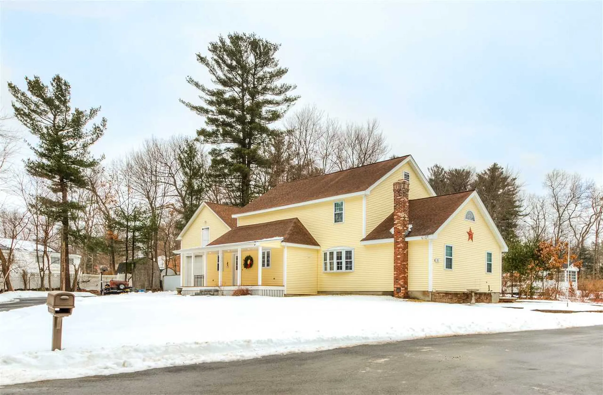 32 Woodland Avenue Salem NH 03079
