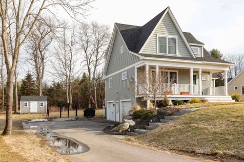 4 Cushman Way Greenland NH 03840