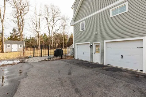4 Cushman Way Greenland NH 03840