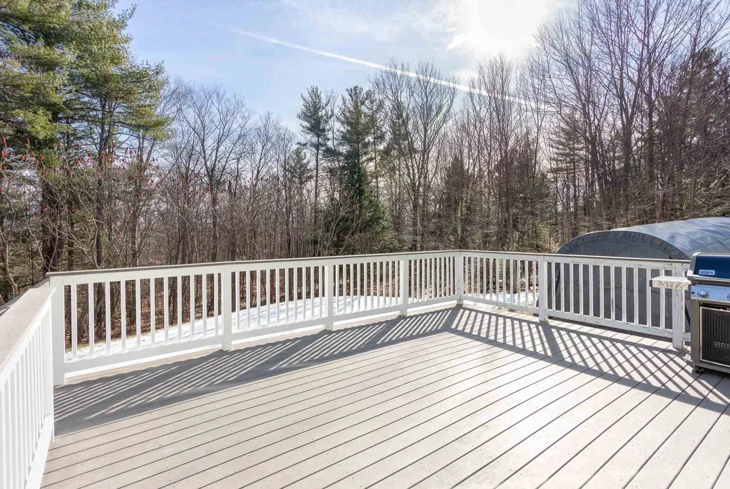 4 Mccarron Road Deerfield NH 03037