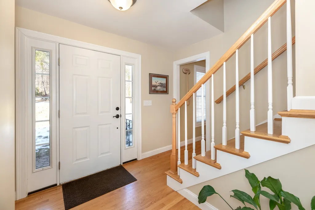 4 Mccarron Road Deerfield NH 03037