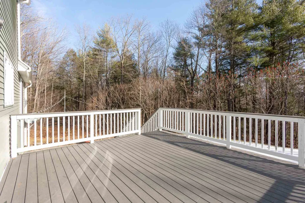 4 Mccarron Road Deerfield NH 03037