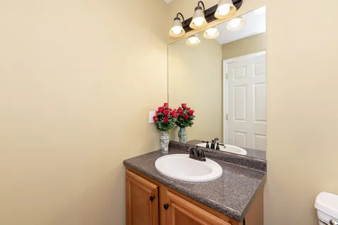 4 Mccarron Road Deerfield NH 03037