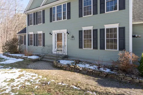 4 Mccarron Road Deerfield NH 03037