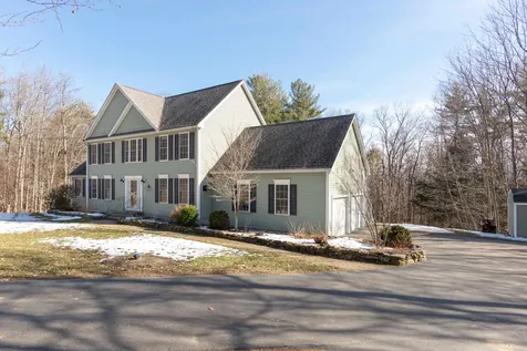 4 Mccarron Road Deerfield NH 03037