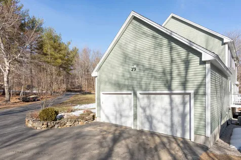 4 Mccarron Road Deerfield NH 03037