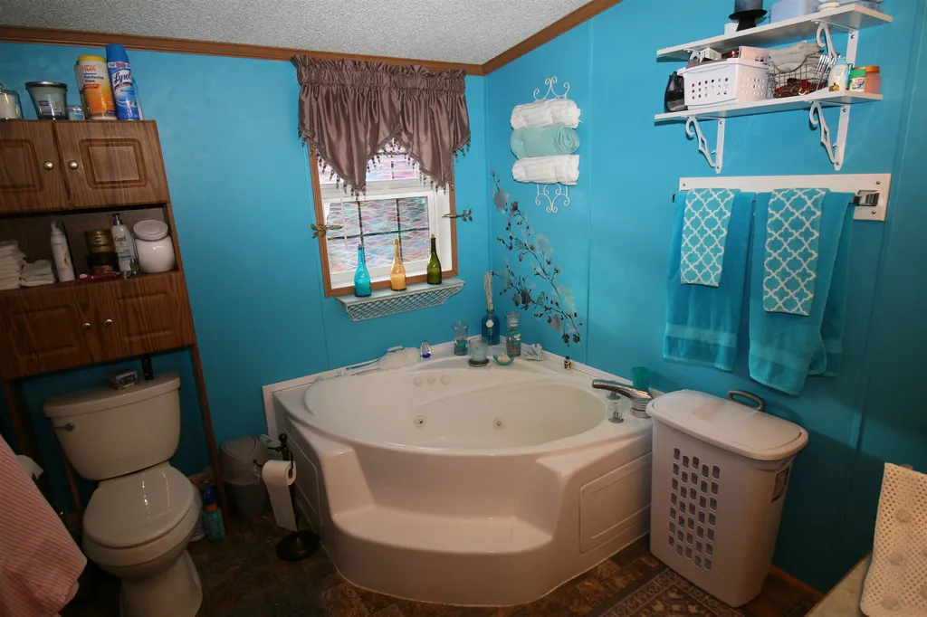 11 Darlene Lane Litchfield NH 03052-0000