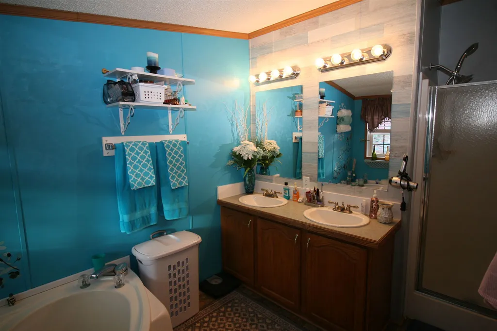 11 Darlene Lane Litchfield NH 03052-0000