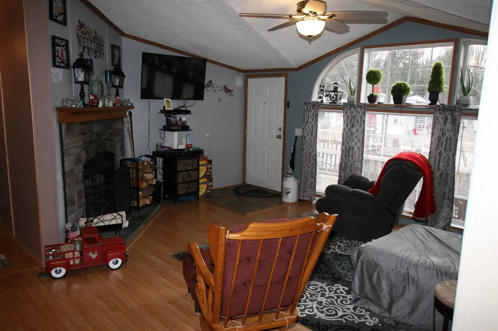 11 Darlene Lane Litchfield NH 03052-0000