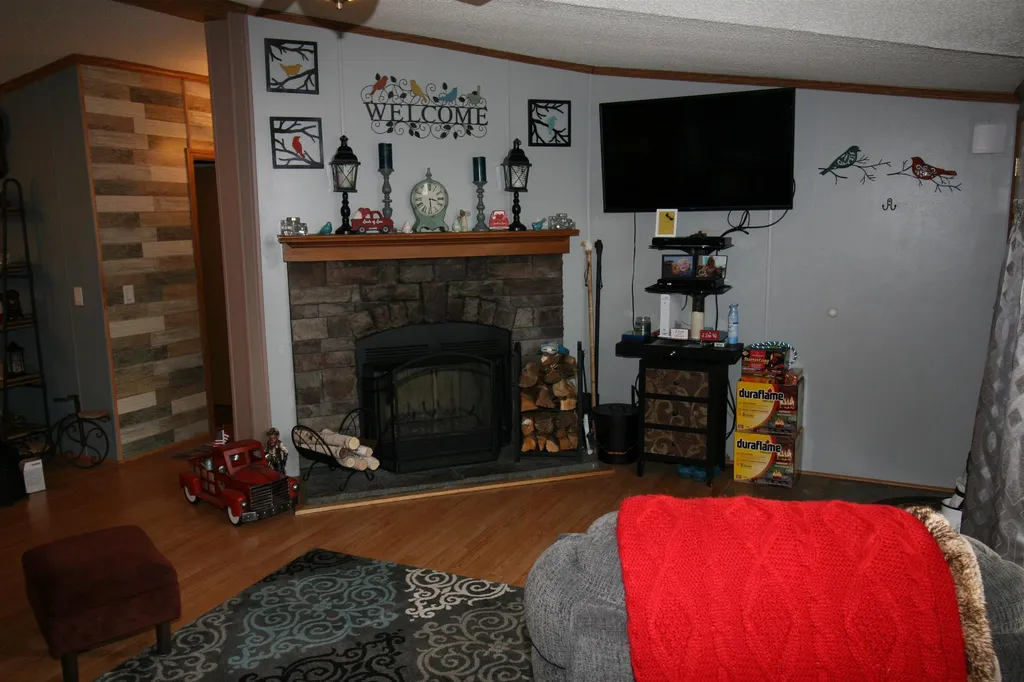 11 Darlene Lane Litchfield NH 03052-0000
