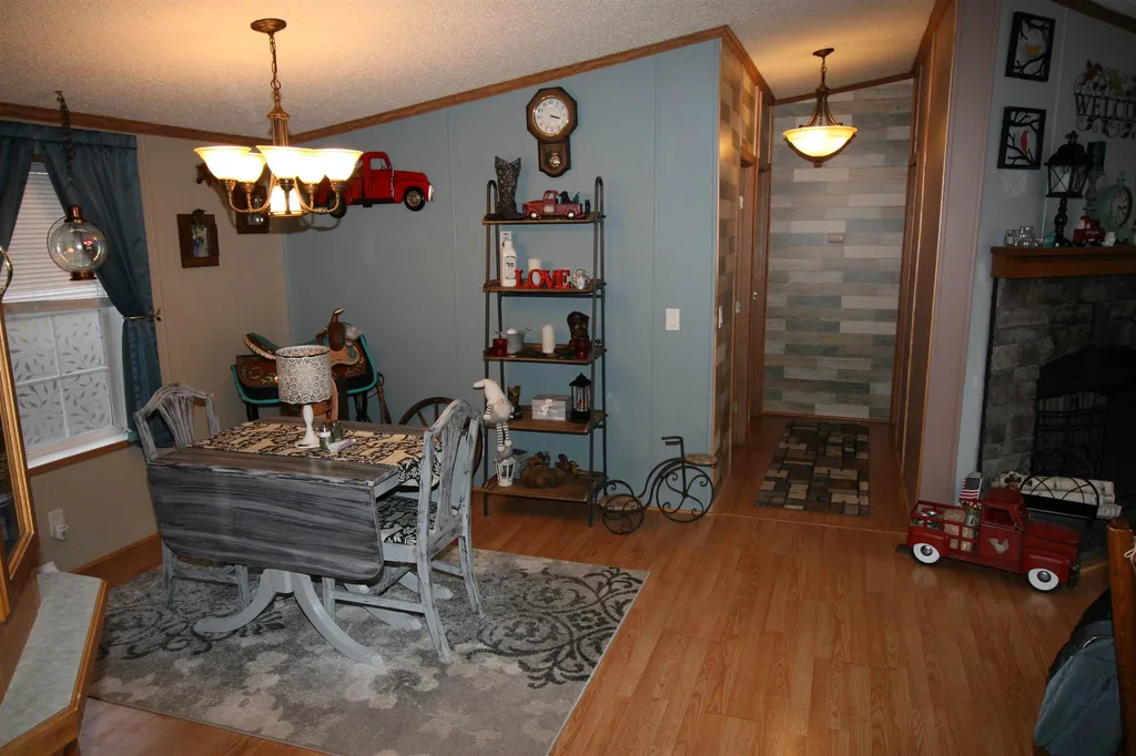 11 Darlene Lane Litchfield NH 03052-0000