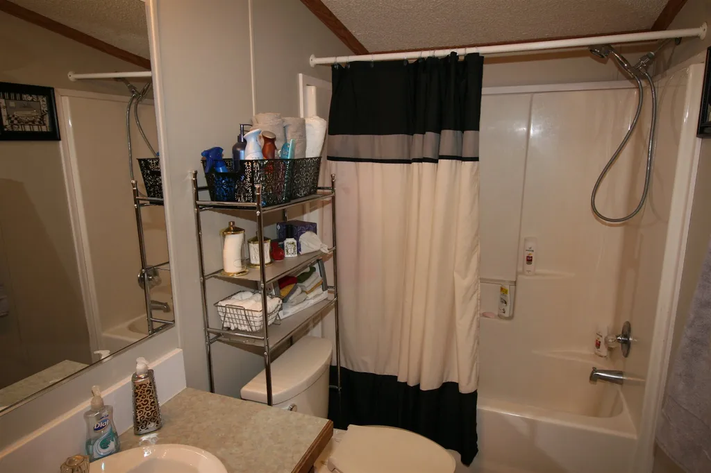 11 Darlene Lane Litchfield NH 03052-0000