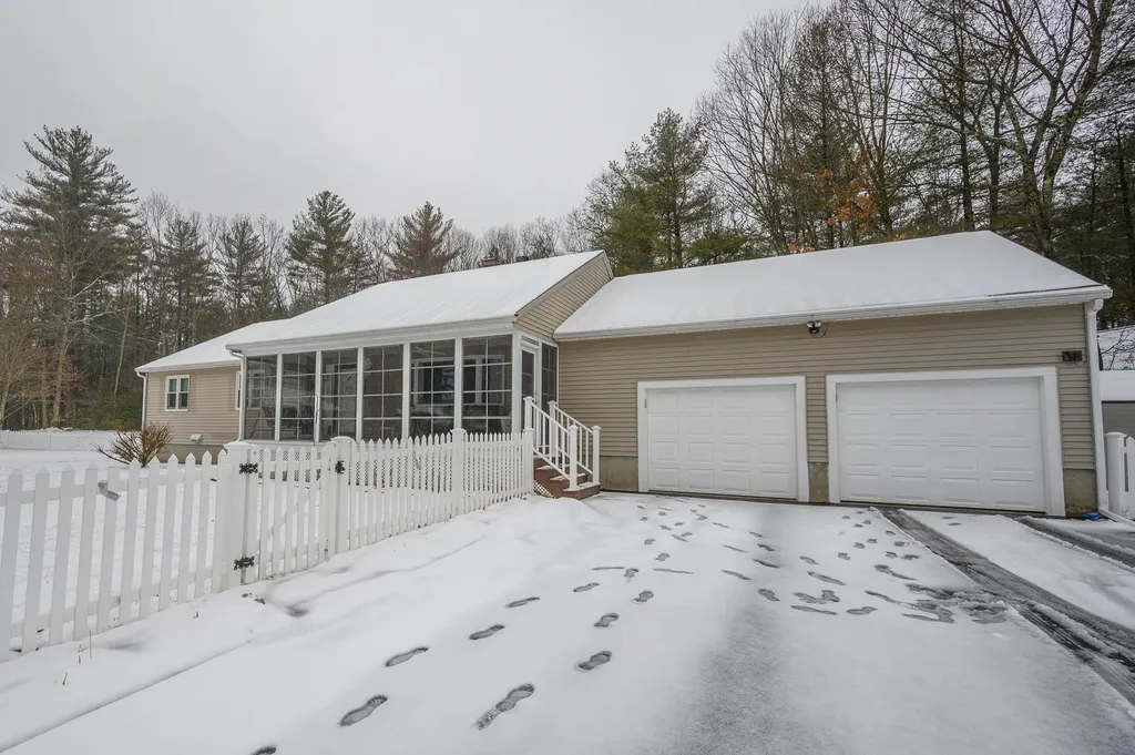 6 Hess Lane Seabrook NH 03874