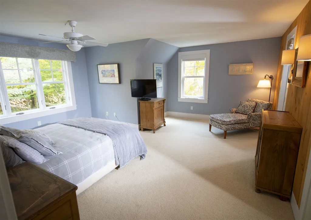 508 Little Sunapee Road New London NH 03257