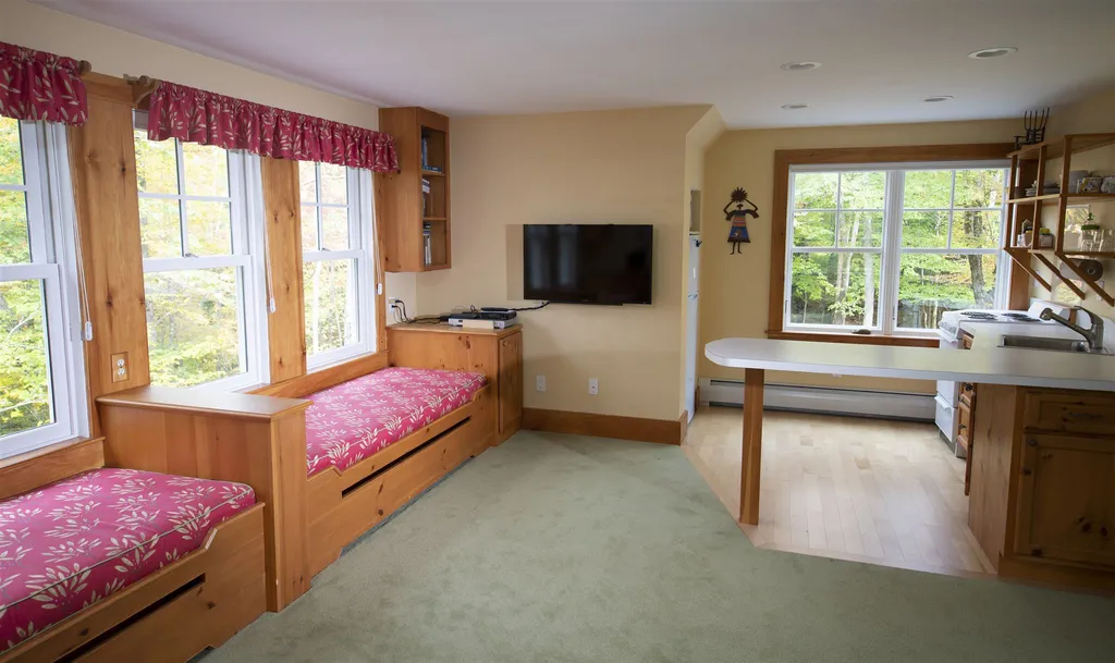 508 Little Sunapee Road New London NH 03257