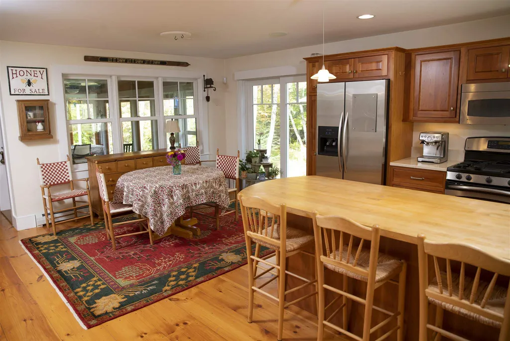 508 Little Sunapee Road New London NH 03257