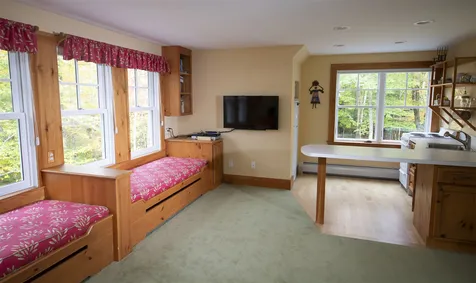 508 Little Sunapee Road New London NH 03257