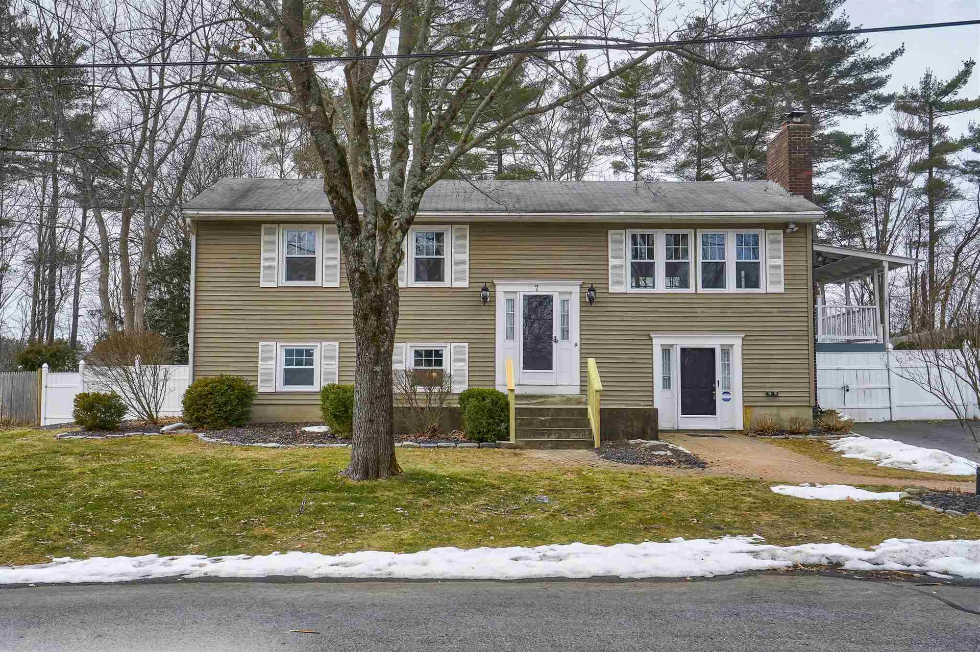 7 Sanborn Drive Nashua NH 03063