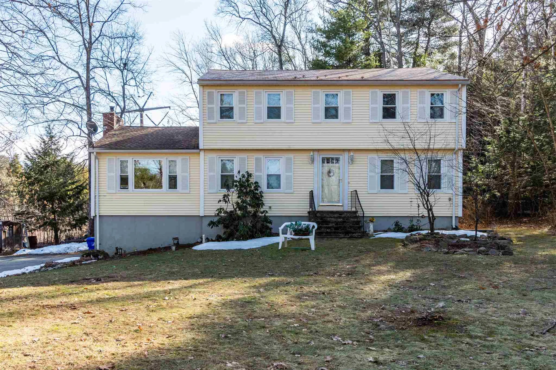12 Hawkview Road Hudson NH 03051