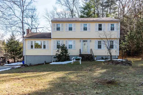 12 Hawkview Road Hudson NH 03051