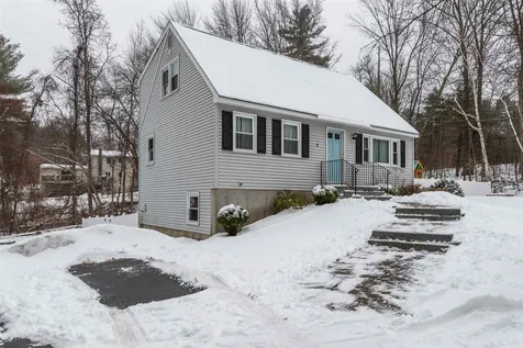 6 Albany Avenue Londonderry NH 03053