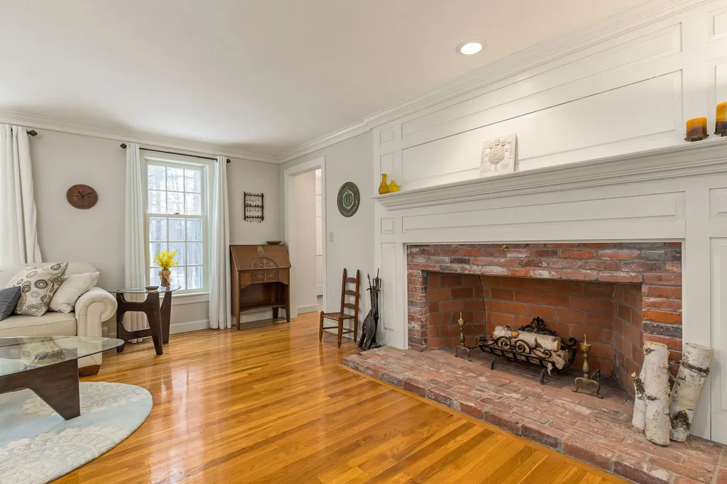 24 Surrey Lane Durham NH 03824