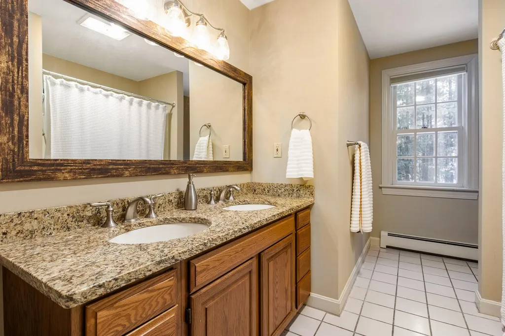 24 Surrey Lane Durham NH 03824