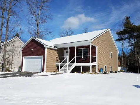 10 Collins Circle Rochester NH 03867